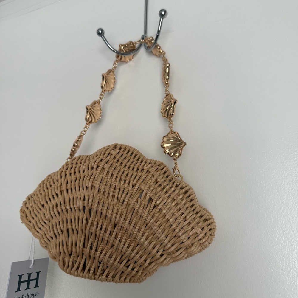 Haute Hippie Tan Woven Clutch with Gold Chain shell summer bag - Picture 3 of 4
